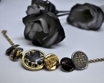 Vintage buttons bracelet - vintage button jewellery - vintage button