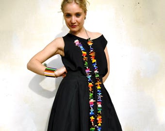 Collar de lápiz de color hecho a mano - Regalo divertido para profesores de arte - Joyas llamativas - Colgante de arcoíris genial