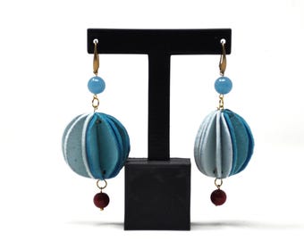 Pendientes hemisféricos de cuero hechos a mano – Diseño escultural