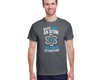 Atome maquillage tout t-shirt science drôle physicien table de la matière intelligente mécanique quantique physique