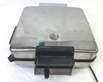 Vintage Toastmaster 270A Waffle Maker Grill Reversible Plates Chrome Tested