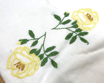 Vtg Hand Embroidered Coverlet Duvet Cover with Open Center and Yellow Flowers