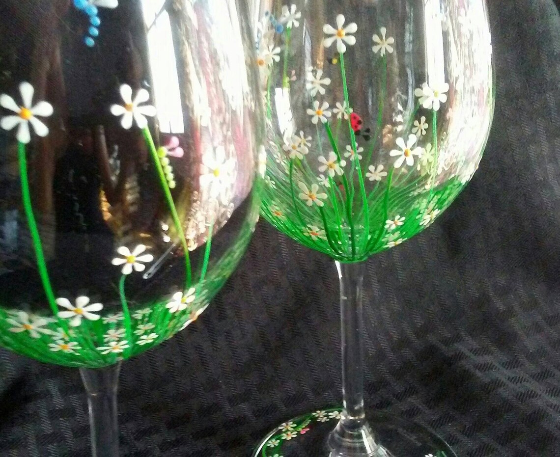 Hand Painted Daisy Glass Daisy Wine Glasses Daisies Wine Etsy