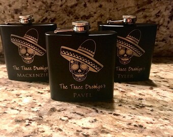 Skull Flask, Sugar Skull Gift, Stainless Steel Engraved Flask, Up to 3 Lines of Engraving, Available in many colors, Fast Shipping