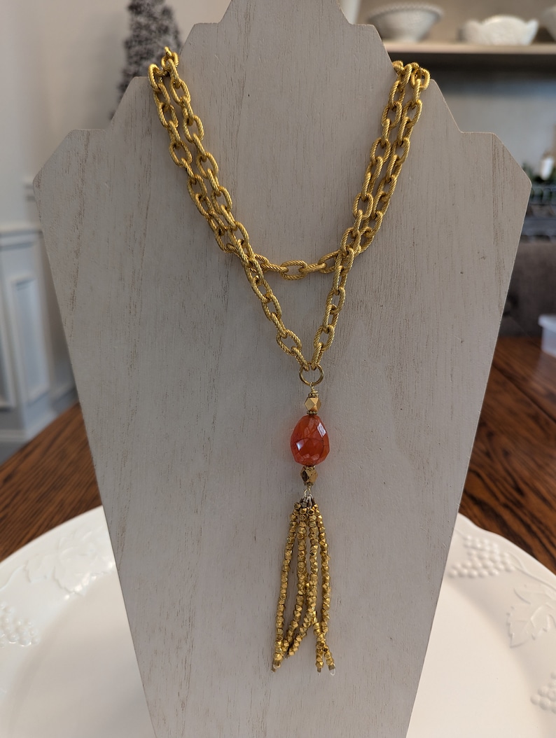 CLOVER PEDANT CARNELIAN NECKLACE
