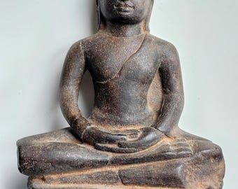 Small seated buddha Antique, possibly quite early Angkor Borei style -   7inches 18 cms stone