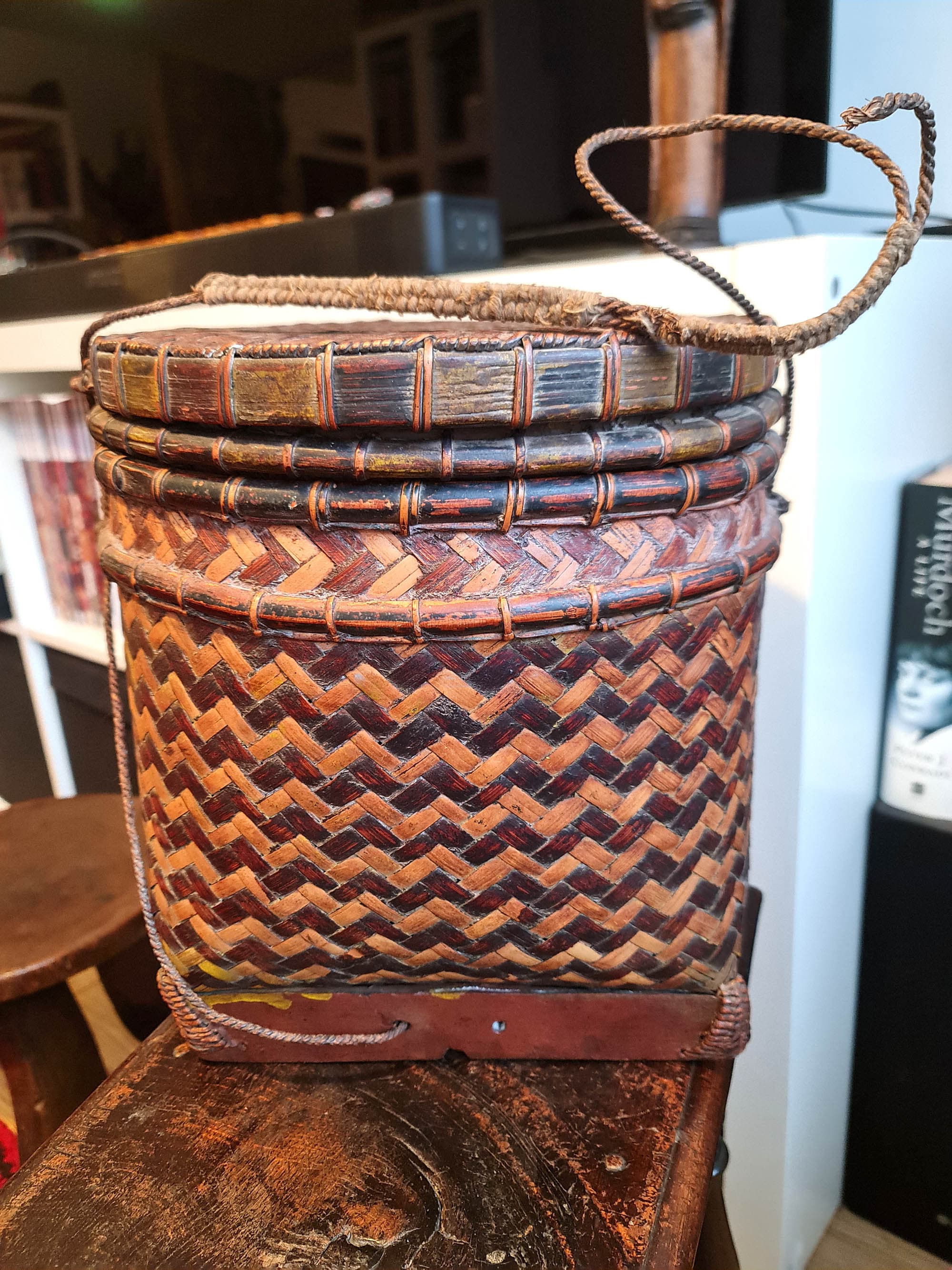 Panier De Pêche Vintage Bali - Creel En Bambou Et Bois Sculpté, Indonésie