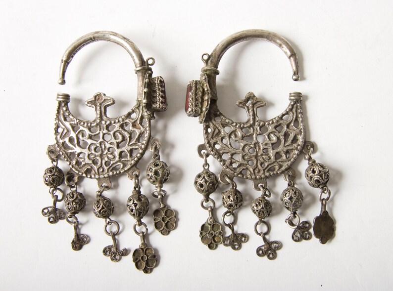 Moroccan antique earrings from Ait Ouaouzguit. Khrab Etsy