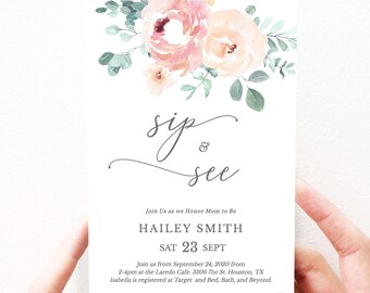 Puede incluir: Una tarjeta de invitación con temática floral con el texto "sip & see" y las palabras "Join Us as we Honor Mom to Be Hailey Smith Sat 23 Sept" en texto gris. La invitación incluye detalles sobre el evento, incluida la fecha, la hora, la ubicación y la información de registro.
