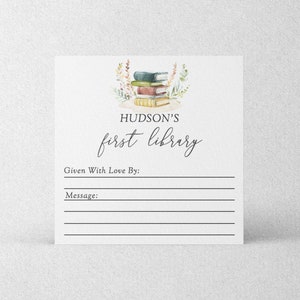 Może przedstawiać: Biała kartka z akwarelową ilustracją stosu książek z zielonymi liśćmi. Tekst "HUDSON'S first library" jest napisany kursywą. Kartka ma linie do wpisania "Given With Love By:" i "Message:".