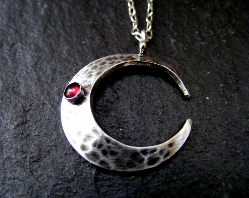 Silver Crescent Moon Hammered Pendant Necklace With Garnet - Etsy