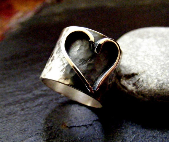 Statement heart ring deals