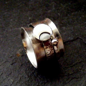 Silver Spinner Ring Moon with hammered band Crescent moon meditation ring