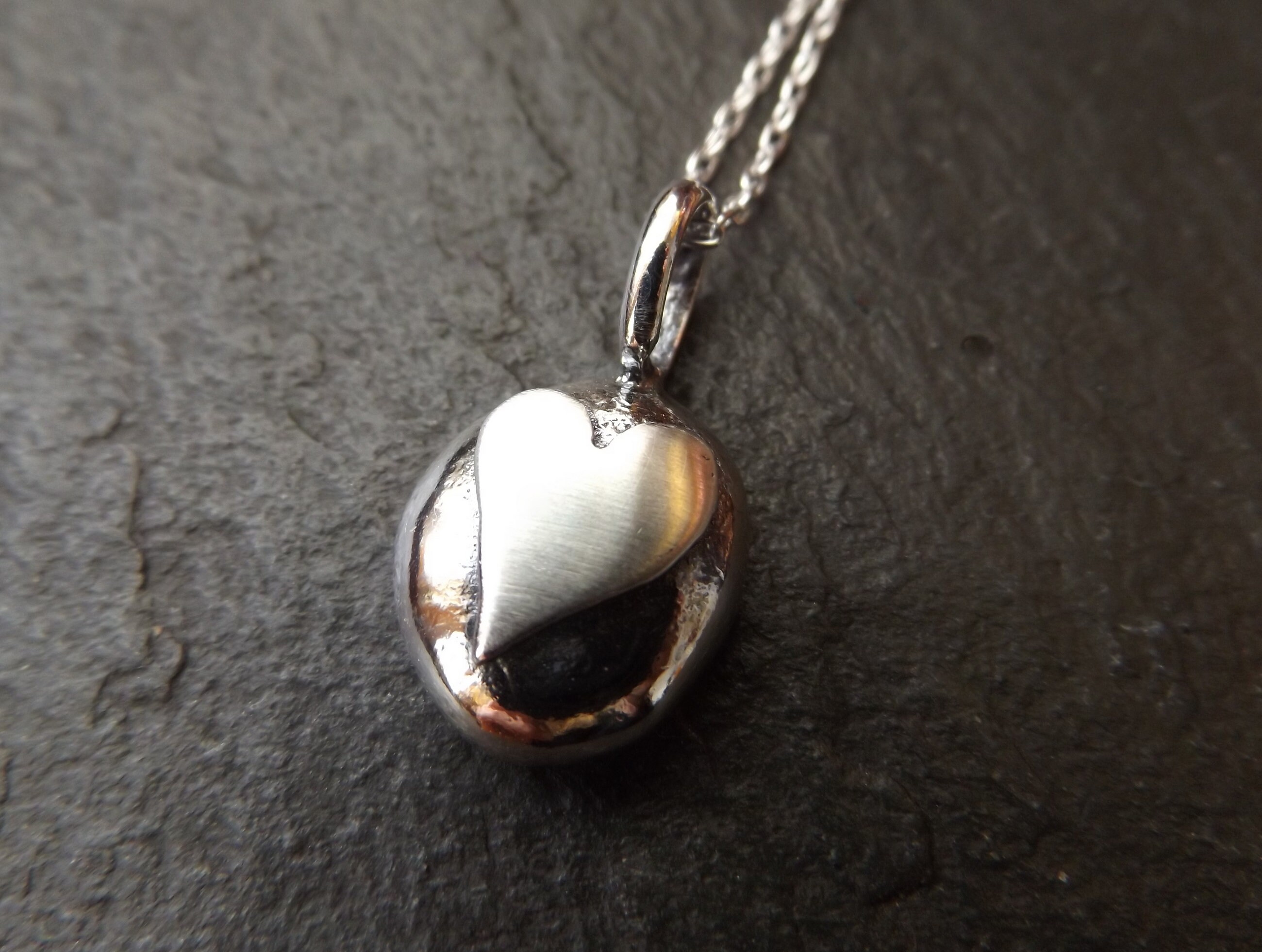 【HYERES LOR】25SS★ Pebble Silver H Volume Necklace Silver Pebble Necklace With Brushed Silver Heart , Mixed