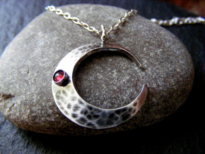 Silver Crescent Moon Hammered Pendant Necklace With Garnet - Etsy
