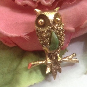 Owl on Branch Pin Brooch Pin green stone Vintage 1970s goldtone metal dimensional rural figural animal teacher gift woodland nature