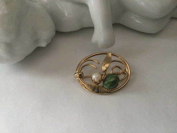 Sarah Coventry Jade and Pearl Pin Lady Coventry F… - image 3