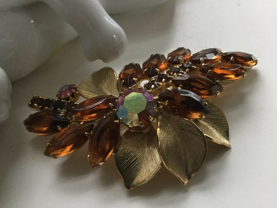Vintage Topaz Rhinestone Leaf Brooch Pin Aurora B… - image 10