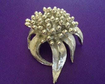 BSK Sunflower Brooch Pin Flower Textured Mid Century Summer Wedding  Bridesmaid Bridal Bouquet Hat Bag Hostess  Collectible Gift
