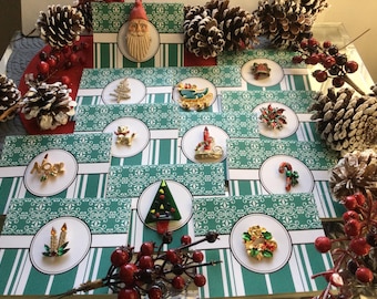 Broche navideño vintage, tarjeta con pin, efímera hecha a mano, joyería de vidrio, árbol de regalo, nochebuena, velas, campana, Papá Noel, corona, gato navideño, bastón de caramelo, trineo