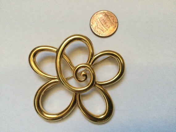 Trifari Flower Brooch Pin Open Work Large Gold To… - image 6