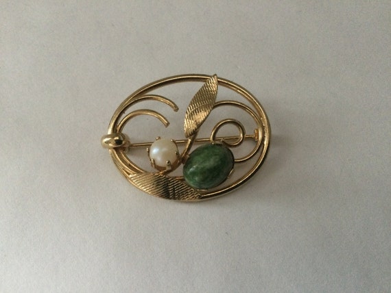 Sarah Coventry Jade and Pearl Pin Lady Coventry F… - image 2