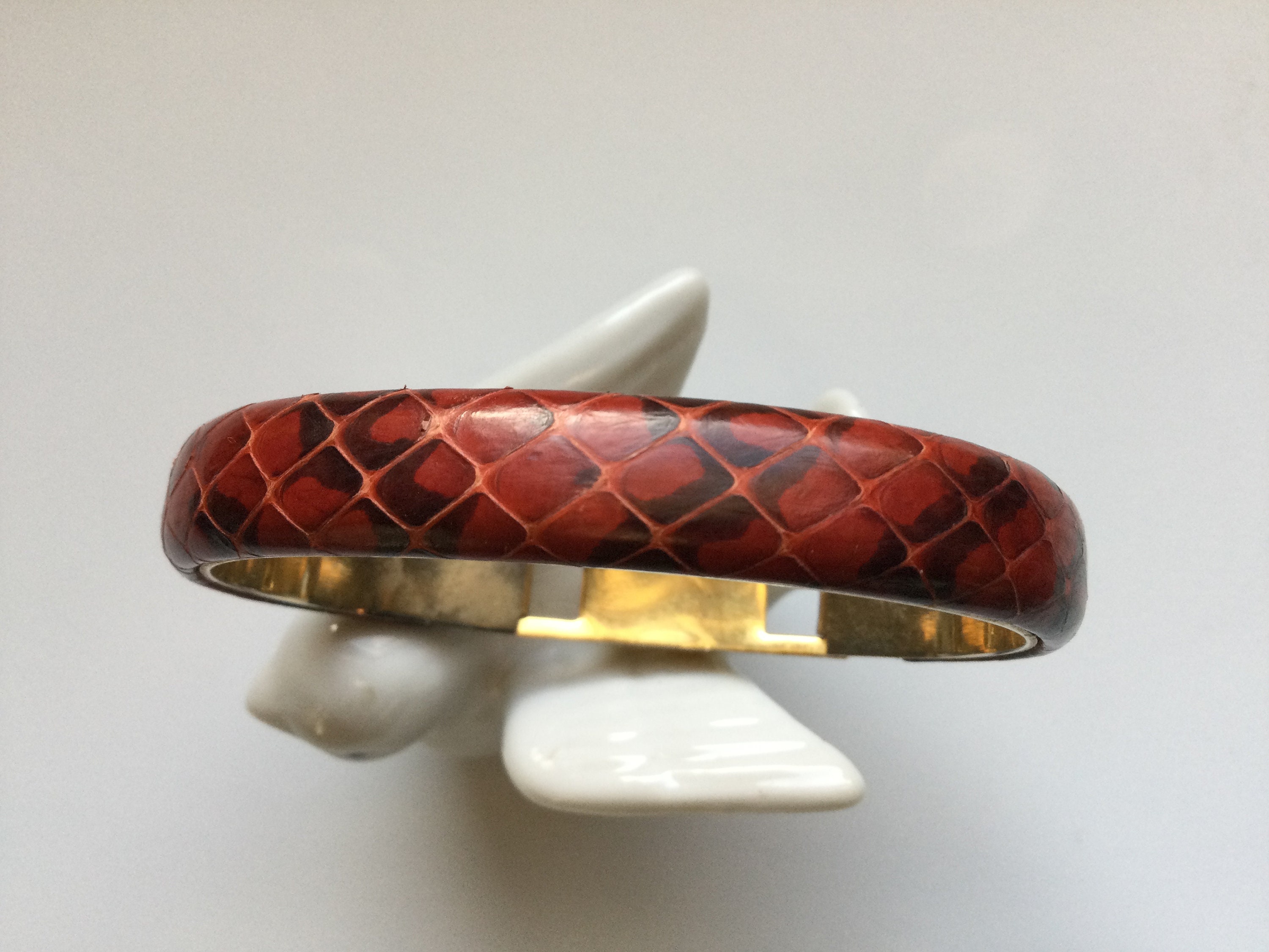Vintage 24KT Gold Plated Snakeskin Bangle Bracelet Hinged  display picture 1
