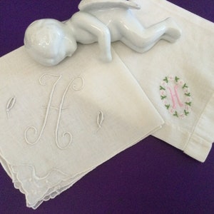Juego de 2 pañuelos de boda con monograma de la letra H para novia, regalo de reliquia para madre, novia, bautismo, comunión