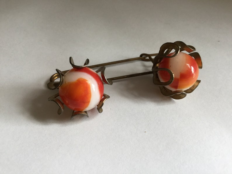 Vintage Caged Marble Kilt Pin Brooch Sweater Orange Swirl Milk Glass Brass Preppy Safety Pin Skirts Scarf Belt Collar Accessory Gift image 2