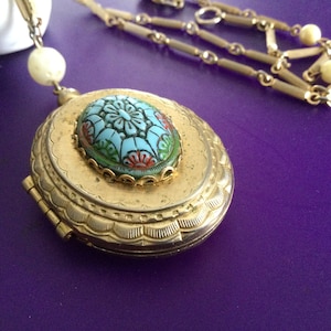 Large Vintage  Locket Pendant Necklace 22&quot; Oval Domed Faux Pearl Photo Memory Bridal Wedding Mother Love Gift Romantic Photos Heirloom