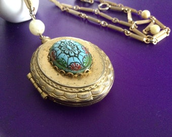 Large Vintage  Locket Pendant Necklace 22" Oval Domed Faux Pearl Photo Memory Bridal Wedding Mother Love Gift Romantic Photos Heirloom