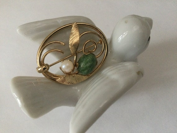 Sarah Coventry Jade and Pearl Pin Lady Coventry F… - image 1