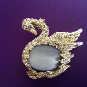 Rhinestone Swan Pin Brooch &quot;Something Blue&quot;  Bridal Vintage Wedding Opera Blue Stone Red Eye Silver Metal Pet Figural  Collectible Gift