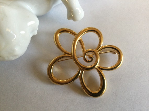 Trifari Flower Brooch Pin Open Work Large Gold To… - image 9