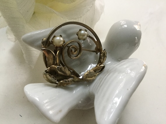 新しい到着 Vintage Faux Pearl Circle Pin/brooch Wreath Leaves 80s その他