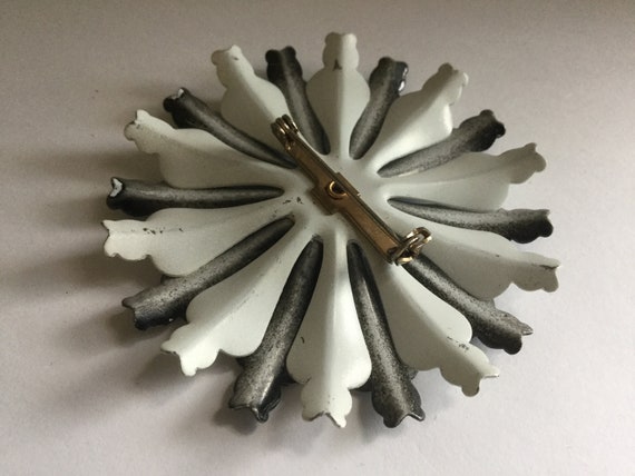 Black and White Flower Power Pin Brooch Mum Daisy… - image 4