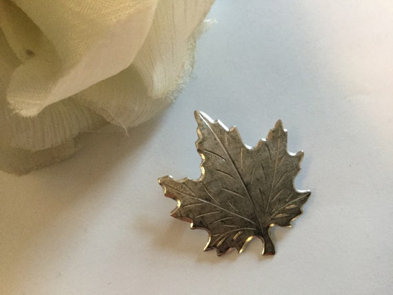 Vintage Beau Sterling Maple Leaf Brooch Brooch Mi… - image 2