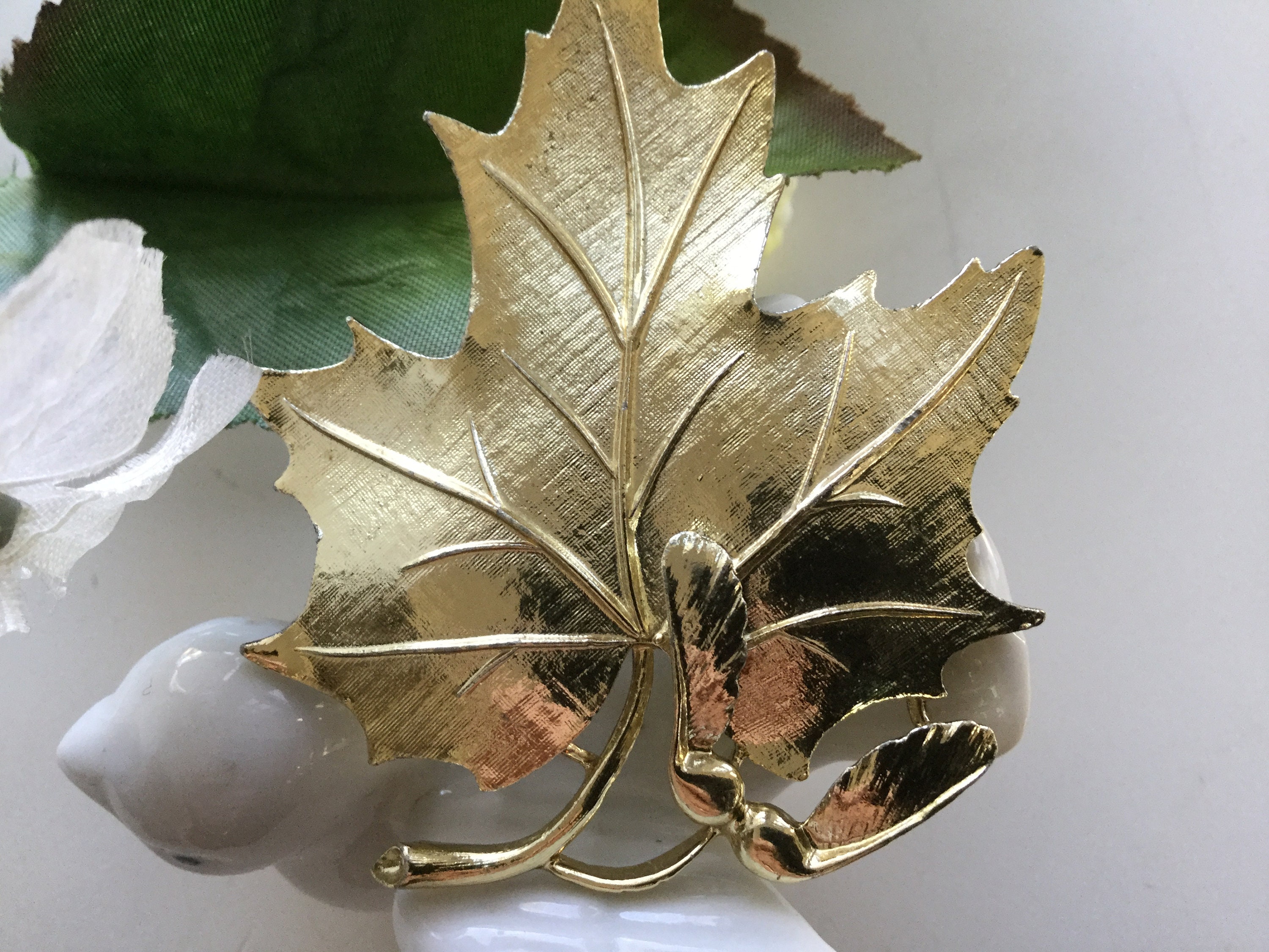 Maple Leaf Brooch Best Price in Jan 2024
