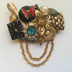 Broche de flor vintage estilo steampunk, alfiler, reloj artesanal, cadenas de concha, mariposa, diamantes de imitación, perla de imitación, cristal, esmalte, espray de diamantes de imitación, regalo único