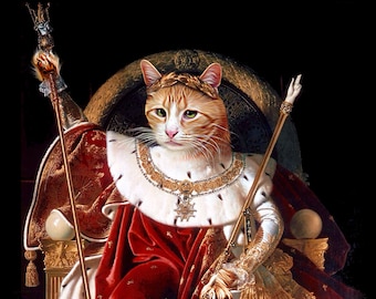 Könnte beinhalten: Eine rotbraune Katze, die eine Krone und königliche Roben trägt, sitzt auf einem Thron und hält in einer Pfote ein Zepter und in der anderen ein Schwert. Die Katze ist von goldenem und rotem Stoff umgeben, der Hintergrund ist schwarz.