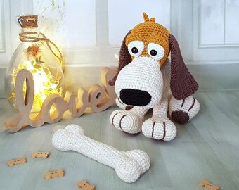 Chien crocheté à la main "Butch le Basset Hound"