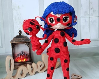 Muñeca tejida a mano "Ladybug"