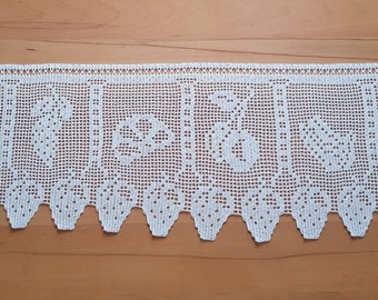 Hand-crocheted kitchen curtain "fruits"