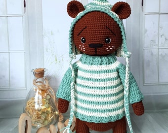 Ours en peluche crocheté à la main