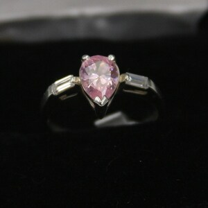 Vintage Sterling Silver Ring with pink CZ Size 7 1/2