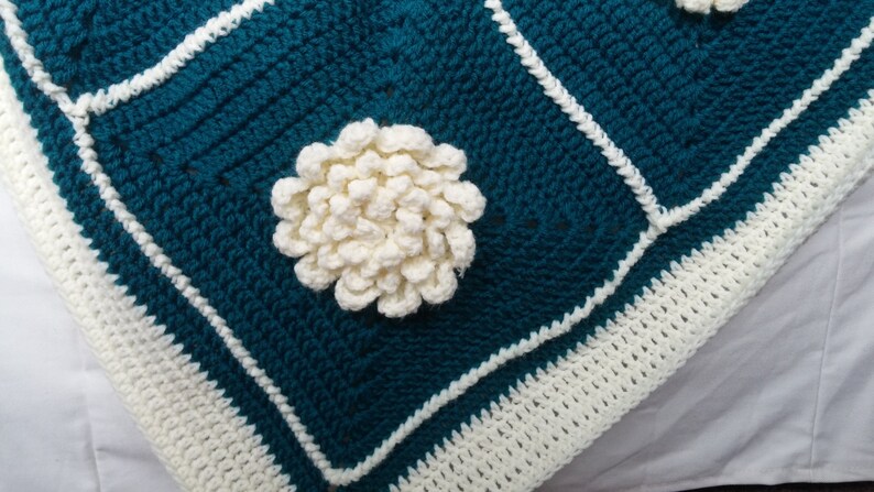Teal and Cream Granny Squared Dahlia Afghan