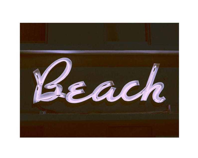 Fotografía de letreros de neón de moteles antiguos de Miami Beach, arte retro costero cinematográfico, decoración de casas de playa. imagen 2