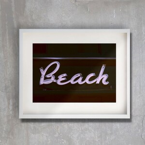 Fotografía de letreros de neón de moteles antiguos de Miami Beach, arte retro costero cinematográfico, decoración de casas de playa. imagen 3