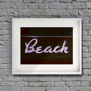 Fotografía de letreros de neón de moteles antiguos de Miami Beach, arte retro costero cinematográfico, decoración de casas de playa. imagen 4