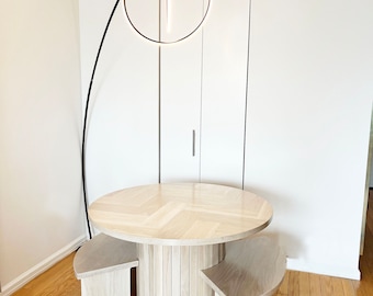 Mesa de comedor redonda de pedestal de roble blanco con tapa de espiga, base de pedestal de madera con listones, circular, rincón de cocina, mesa de bistró, hecha a pedido